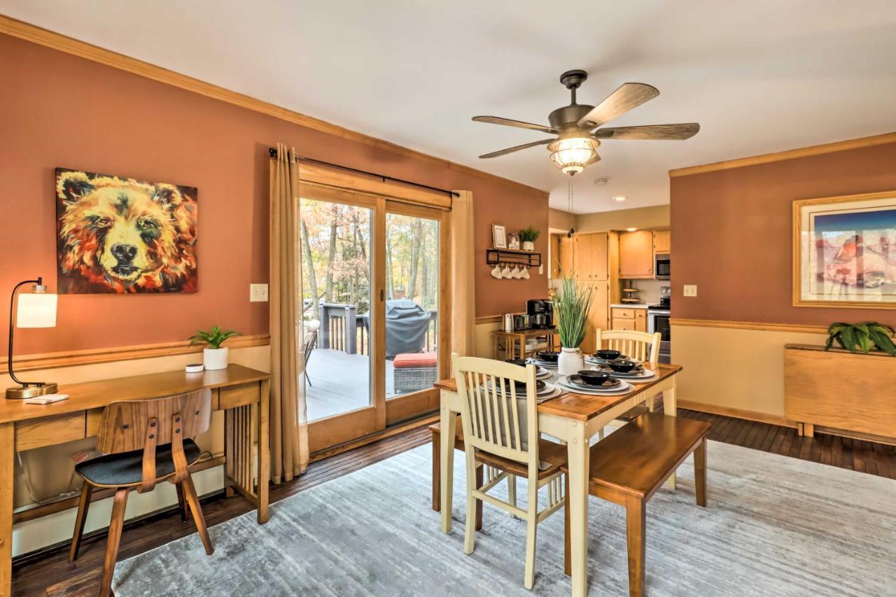 Pet-friendly Poconos Retreat With Outdoor Theater! Lake Harmony