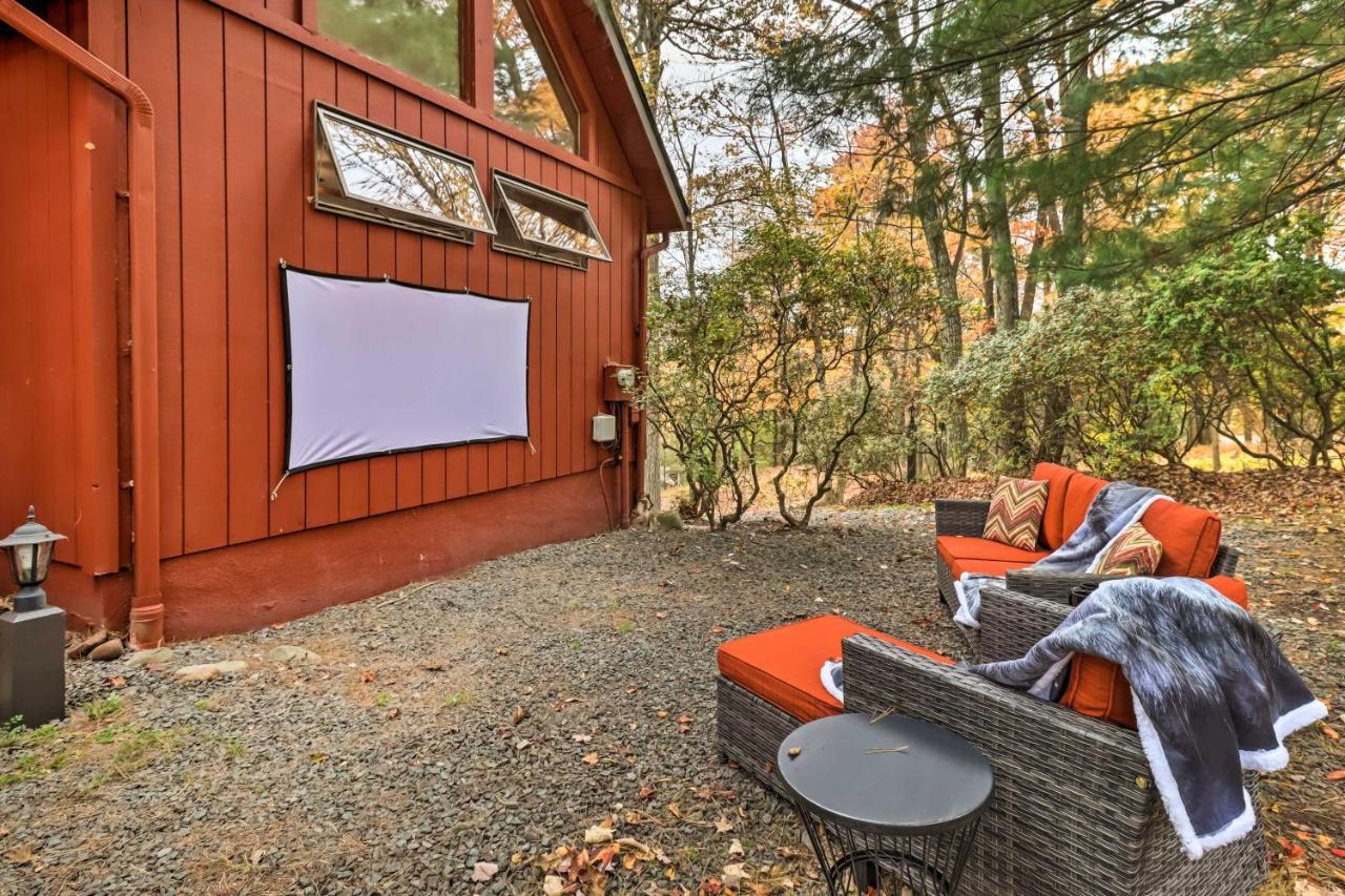 Pet-friendly Poconos Retreat With Outdoor Theater! Casa de férias *