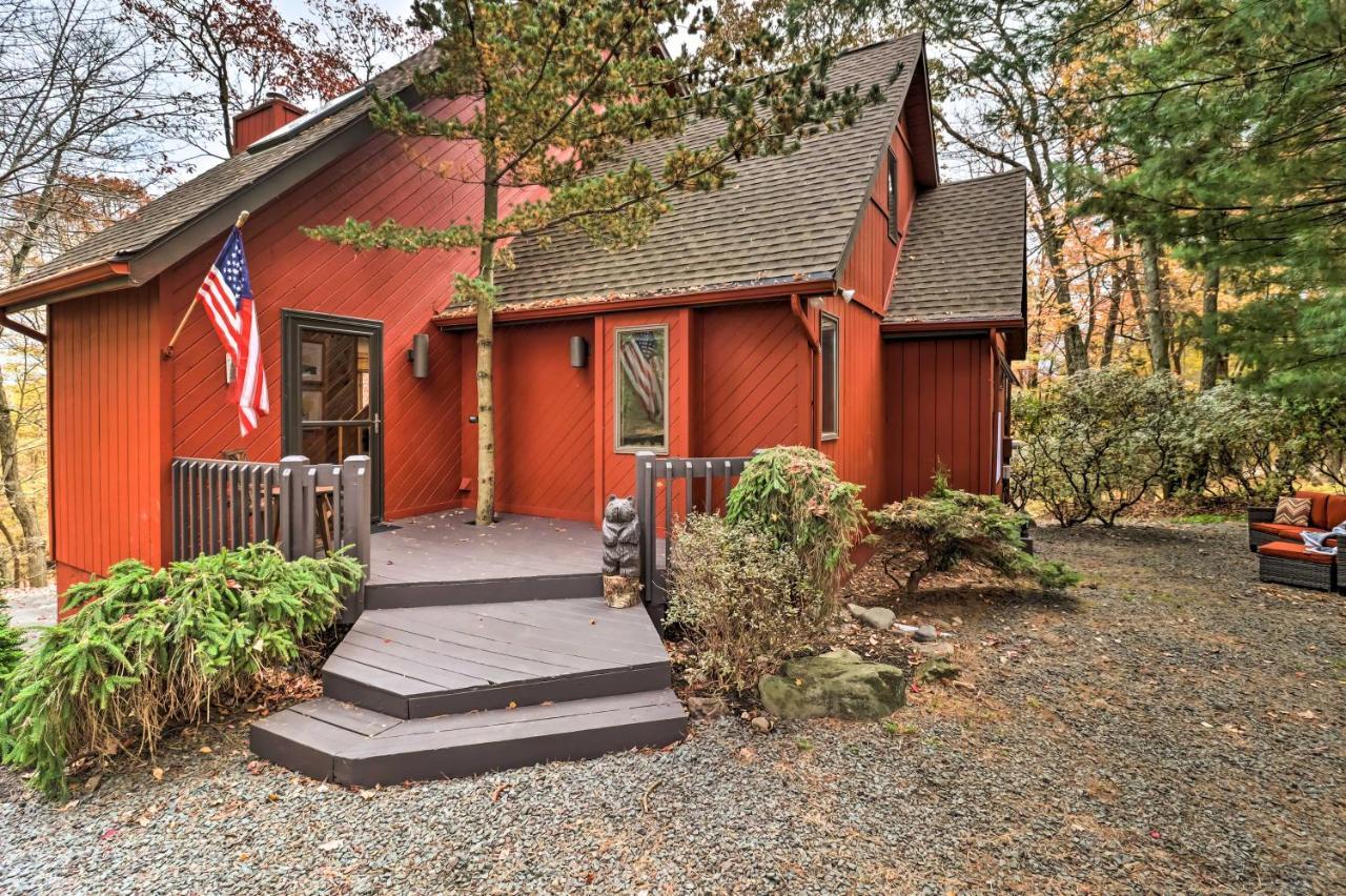 Pet-friendly Poconos Retreat With Outdoor Theater! Casa de férias Lake Harmony