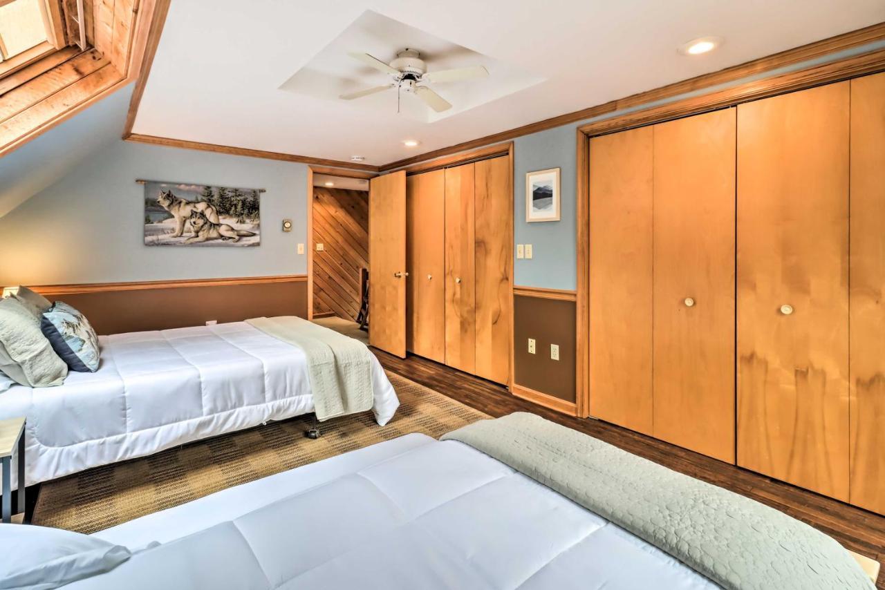 Pet-friendly Poconos Retreat With Outdoor Theater! Casa de férias *